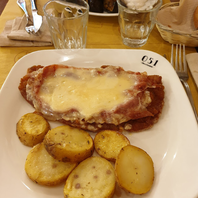 Cotoletta Alla Bolognese