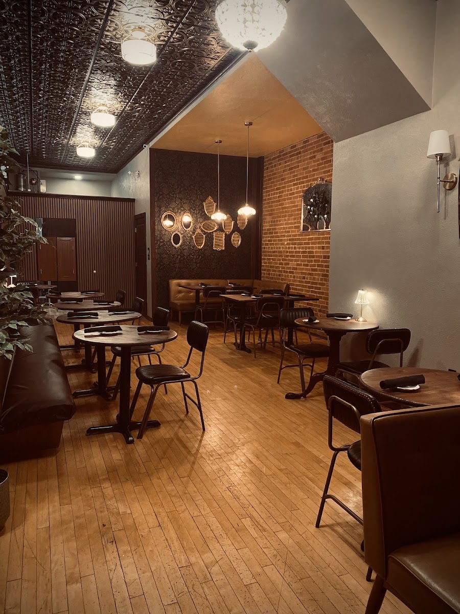 1892 Restaurant & lounge