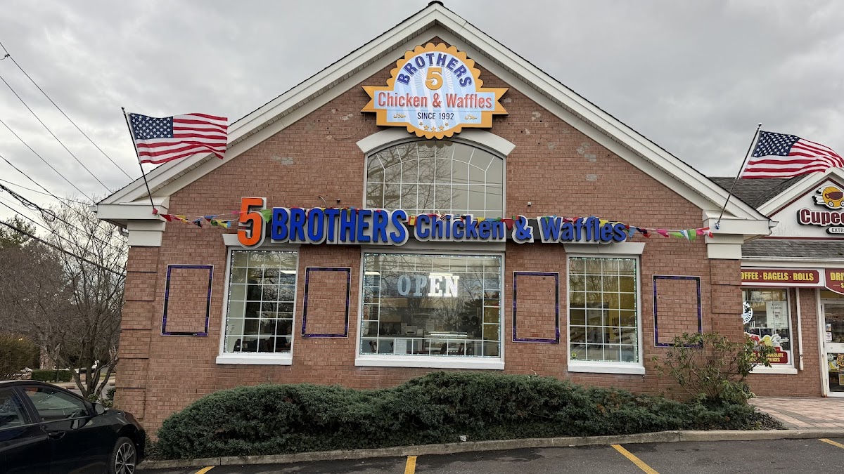 5 Brothers Chicken & Waffles