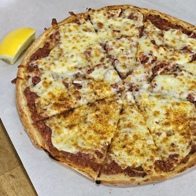 Meat and Cheese Manoosh