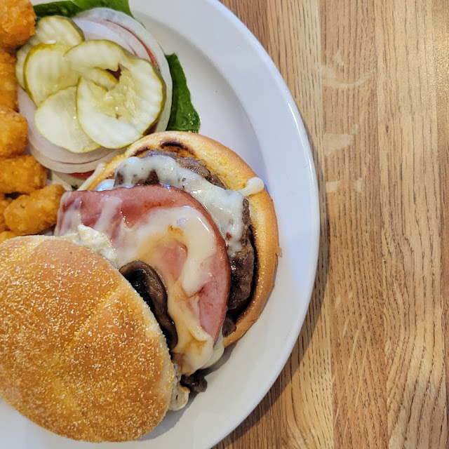 Borah Burger