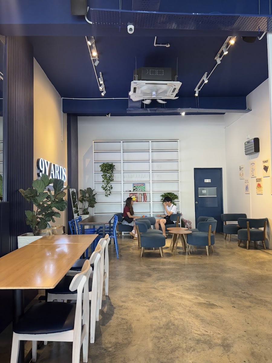 9Yards Cafe & Bistro