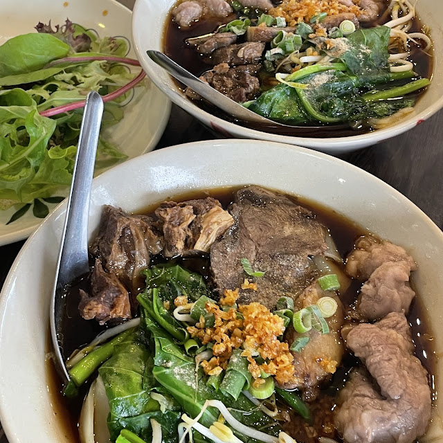 lemongrass pork-chop noodles in soup 香茅豬扒湯麵