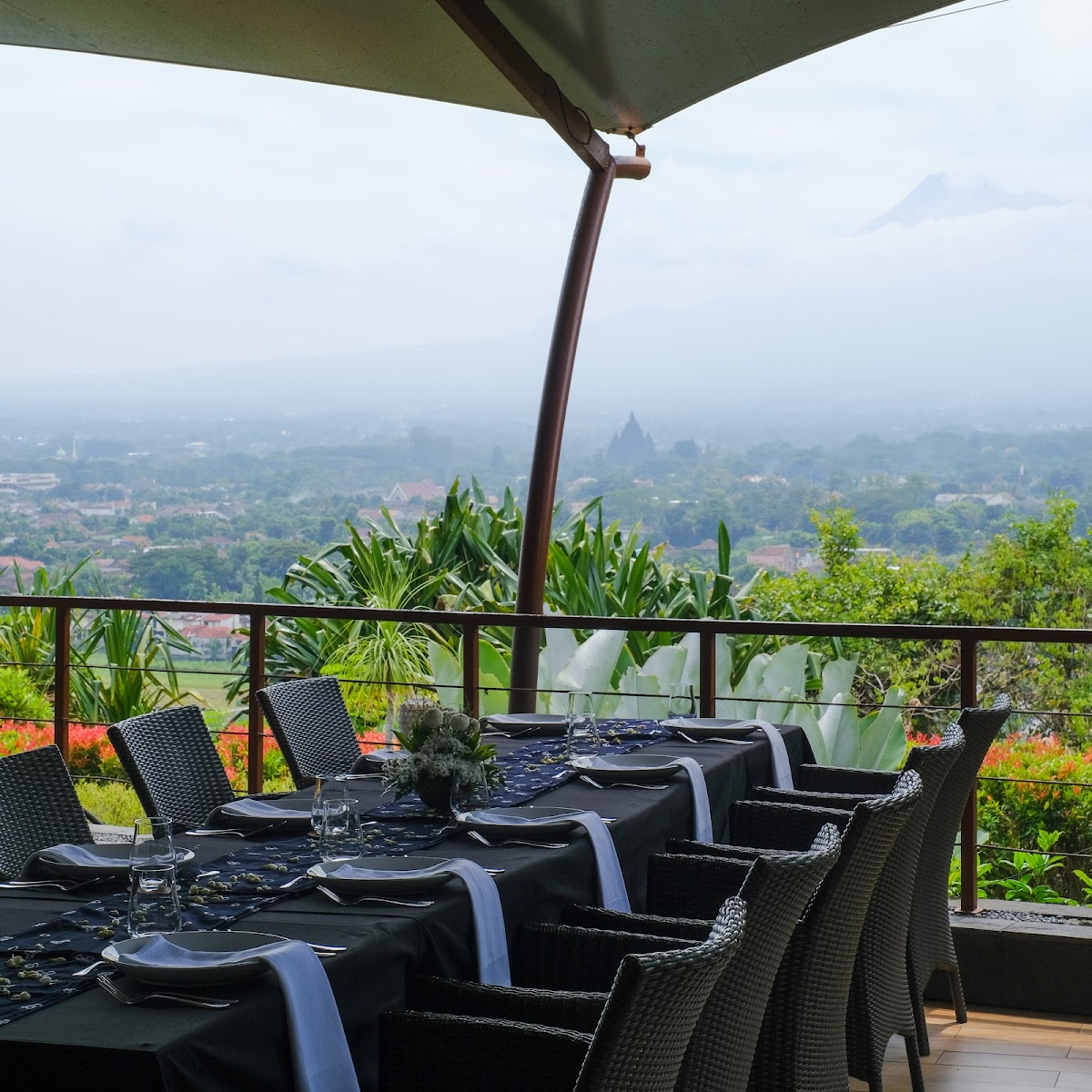 ABHAYAGIRI - Venue and Dining