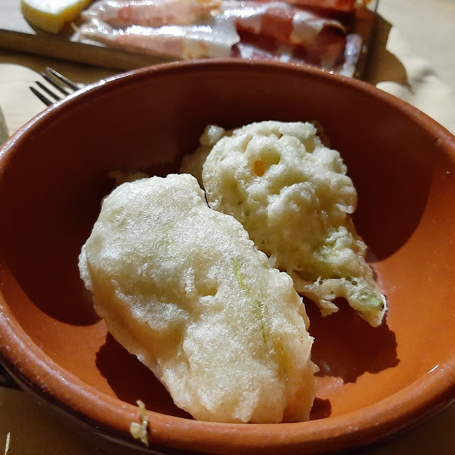 Fiori Di Zucca Ripieni Pastellati E Fritti