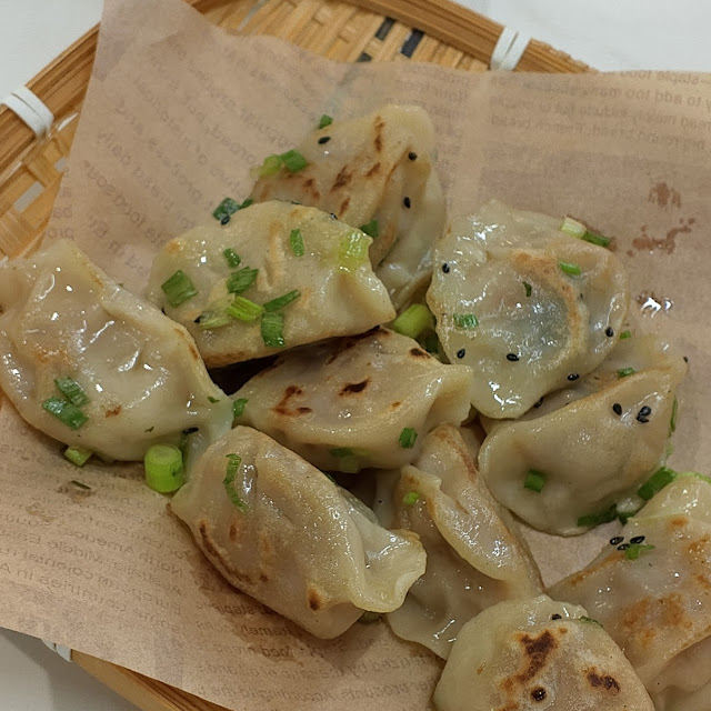 Fried Dumpling with Mushroom and Pork Filling