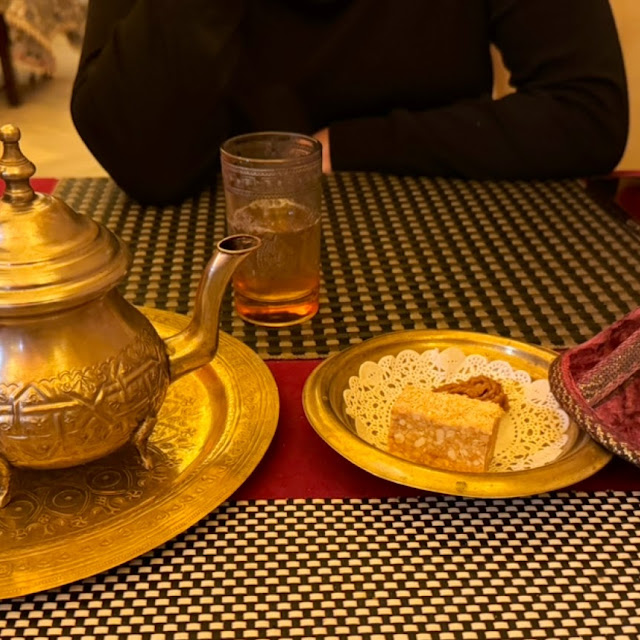 Té Moruno Y Dulces Típicos