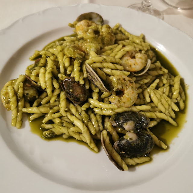 Trofie Pesto Vongole E Gamberetti