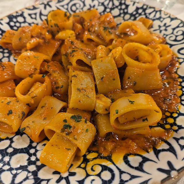 Mezzi Paccheri Al Ragù Di Rana Pescatrice