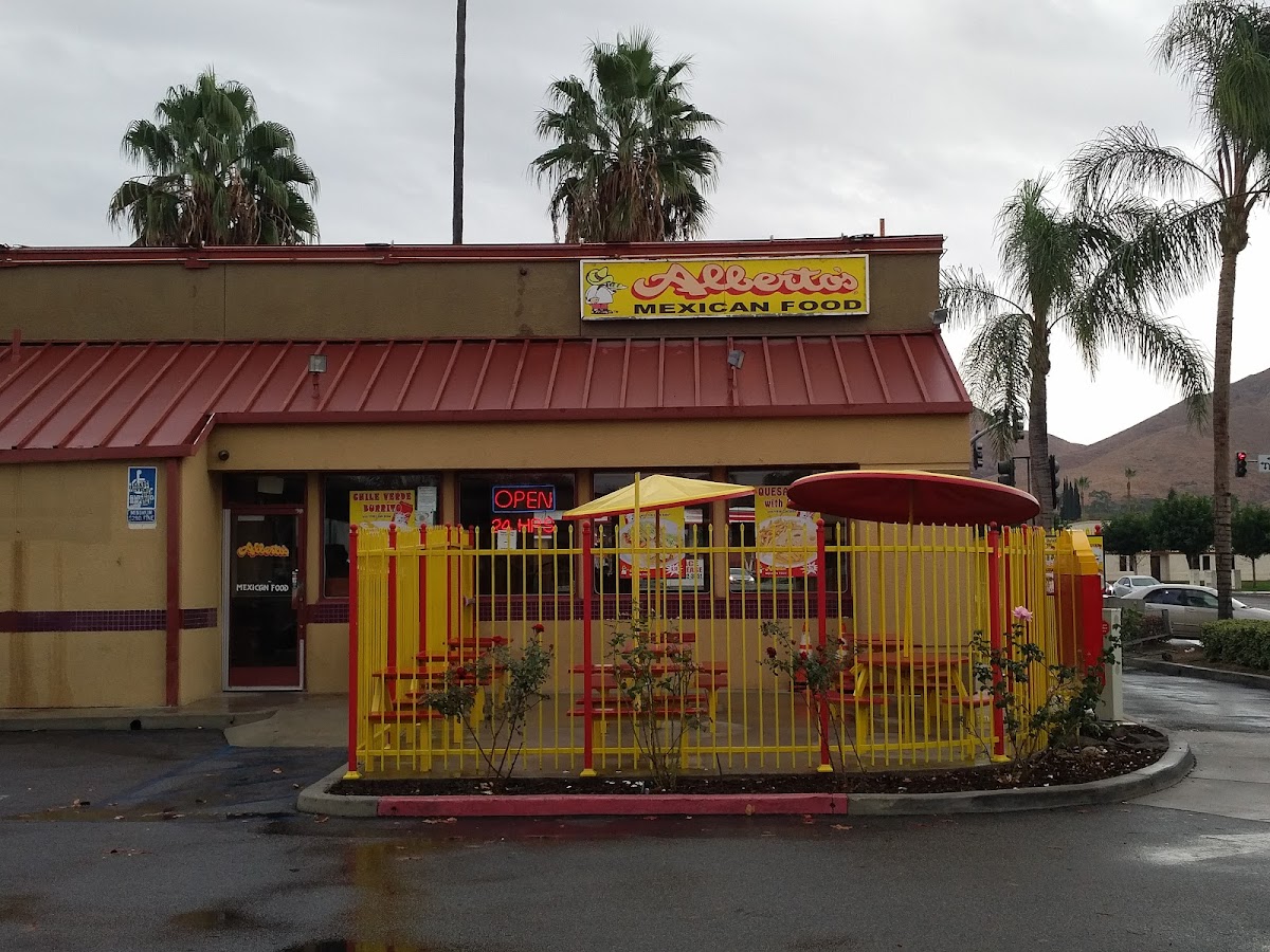 Alberto's Mexican Food