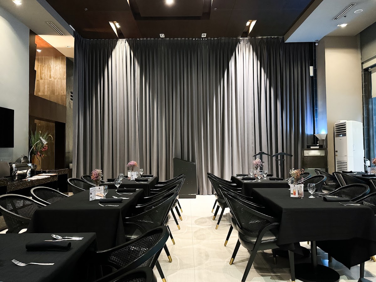 Alejandro's Dining, Bar & Events