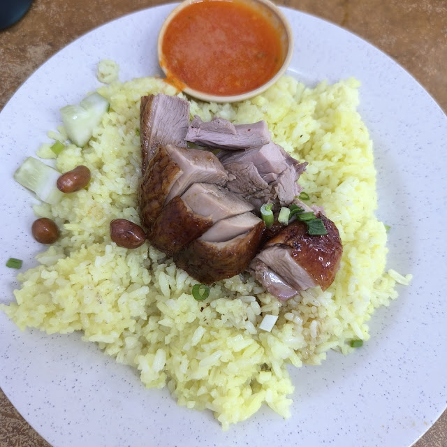 Roast Chicken Rice and Cam Coffee Mixed with Tea