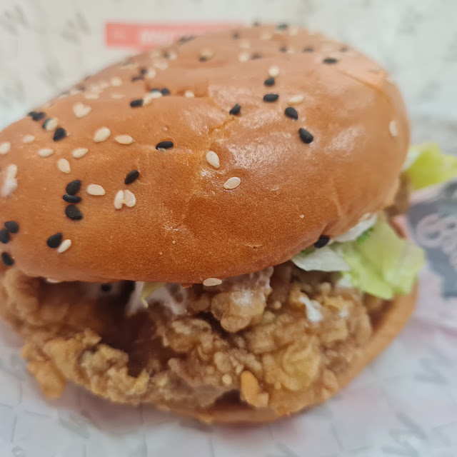 Allace Hotshot Chicken Burger