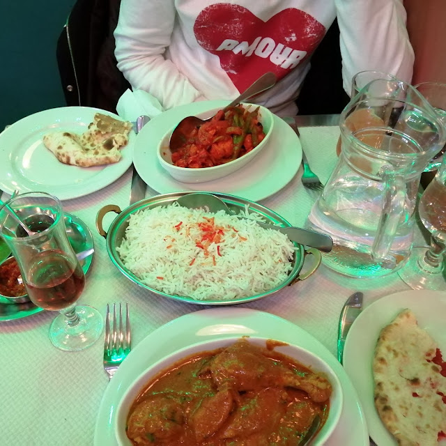 Poulet Vindaloo Cheese Naan Keema