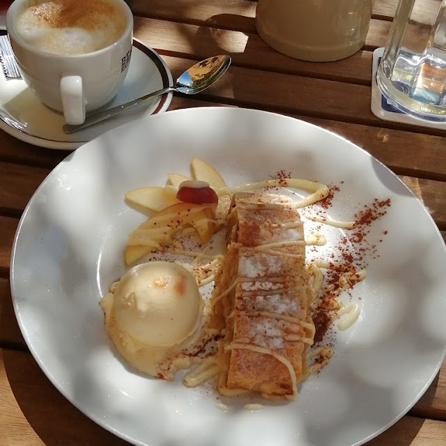 Apfelstrudel