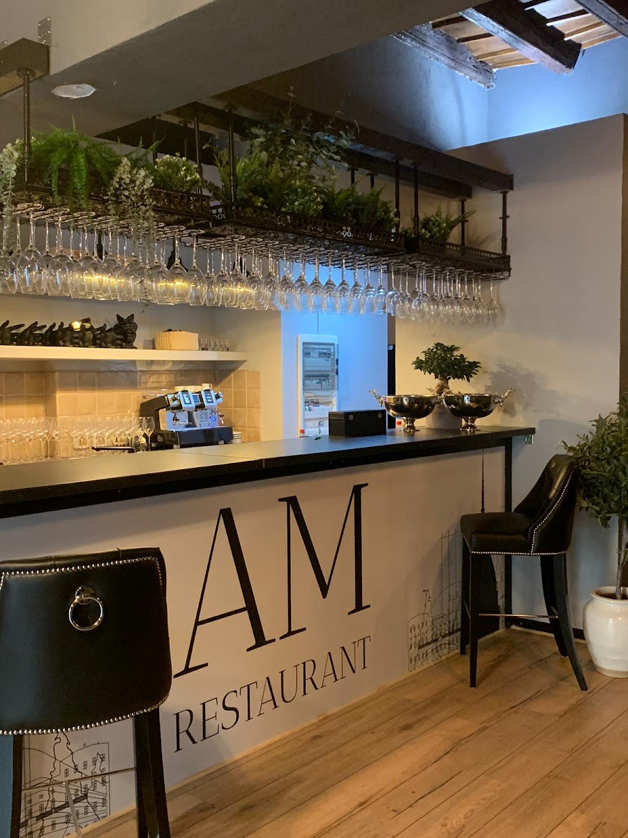 AM restaurant