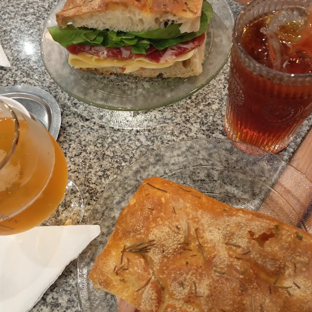 Sandwich de Focaccia Mortadela