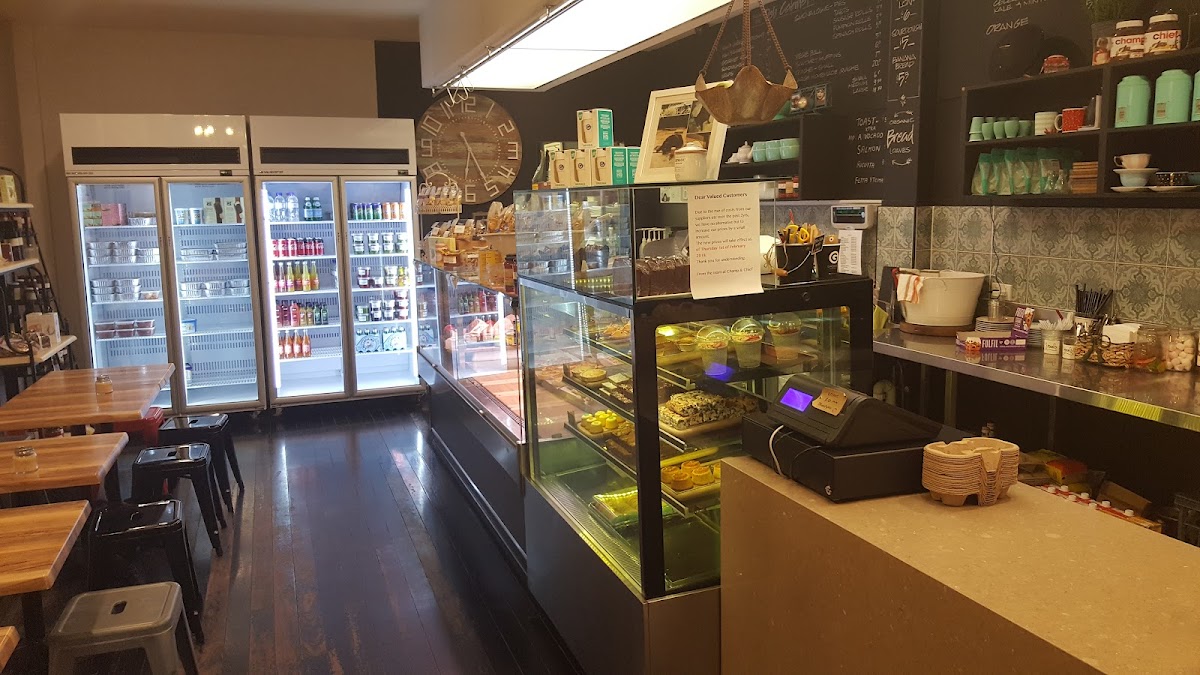 Amici Street Cafe