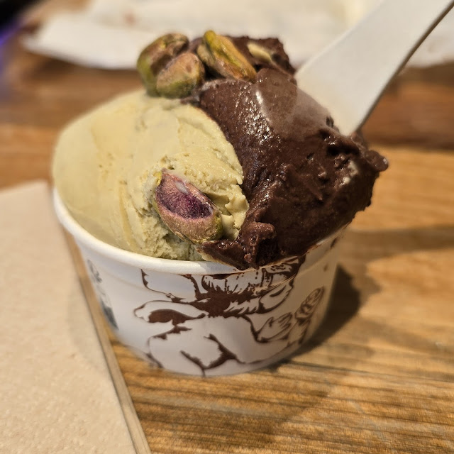 Ice Cream Pistachio and Amorino Chocolat Black
