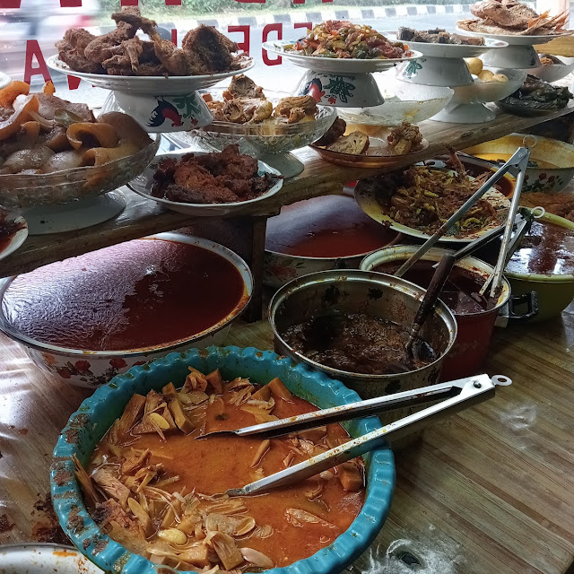Nasi Padang Spesial Rendang