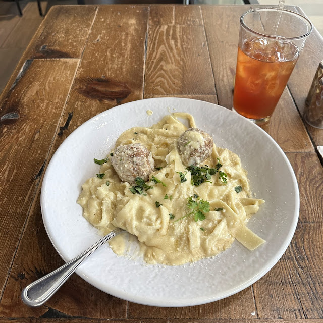 Fettuccine Alfredo
