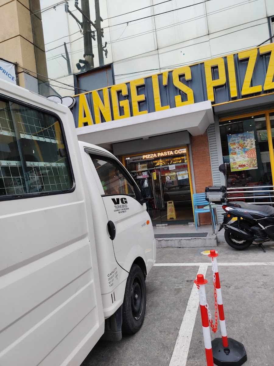 Angel's Pizza - Almanza, Las Piñas