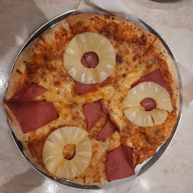 Hawaiian Pizza