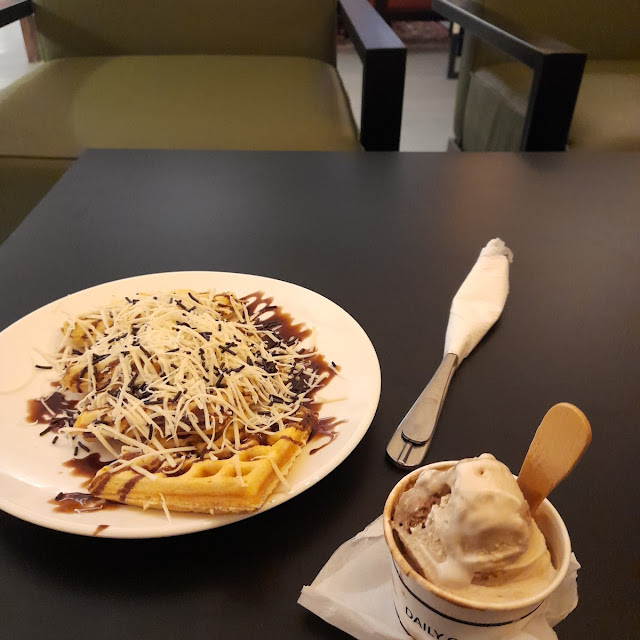 Waffle & Gelato