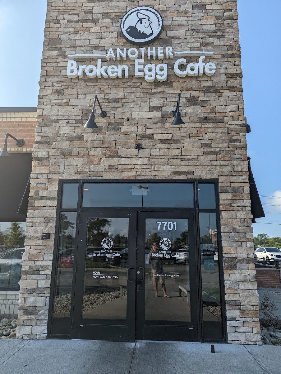 Another Broken Egg Cafe - West Chester Township