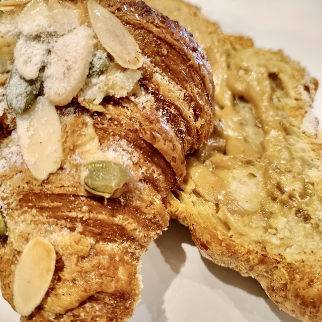 Whole Wheat Croissant Almond
