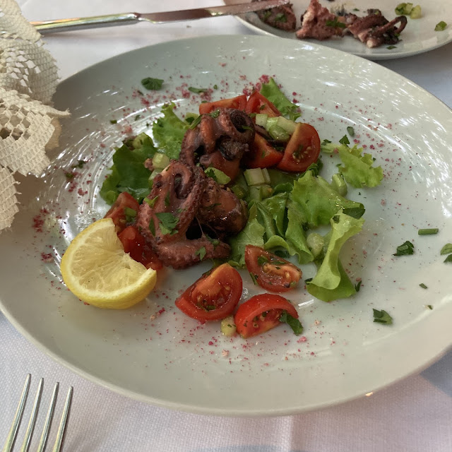Baby Octopus with Oil and Lemon