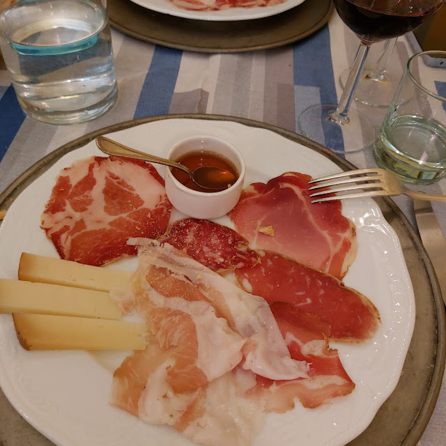 Salumi E Formaggi Toscani