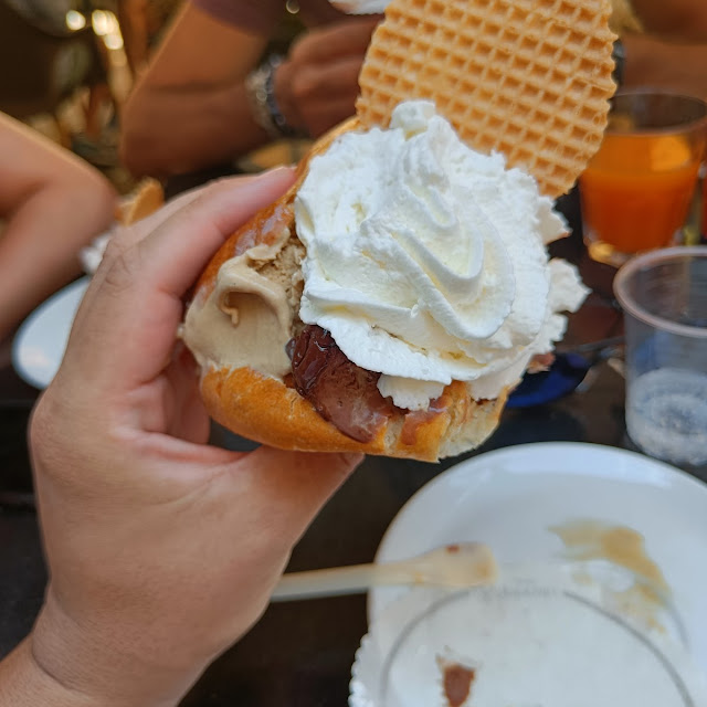 Briosce Con Gelato E Panna