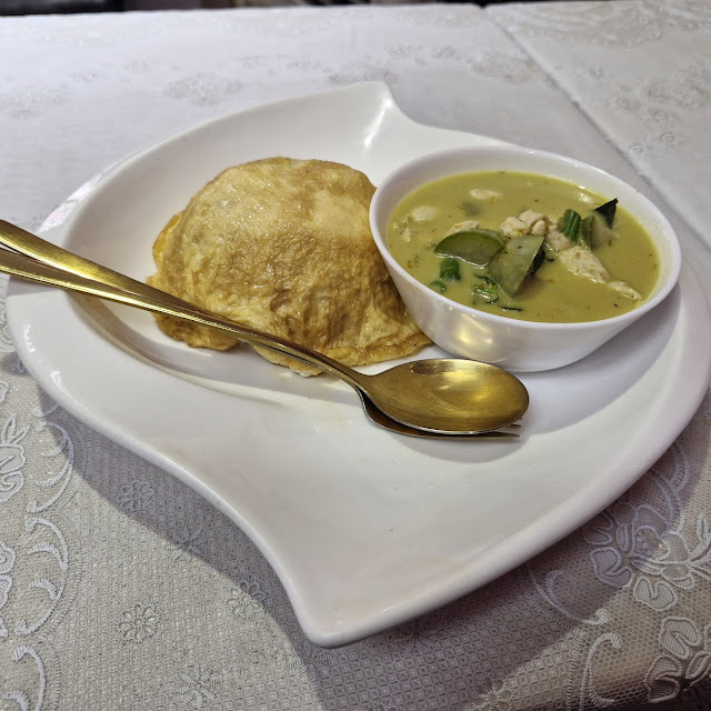 Green Curry with Omelette