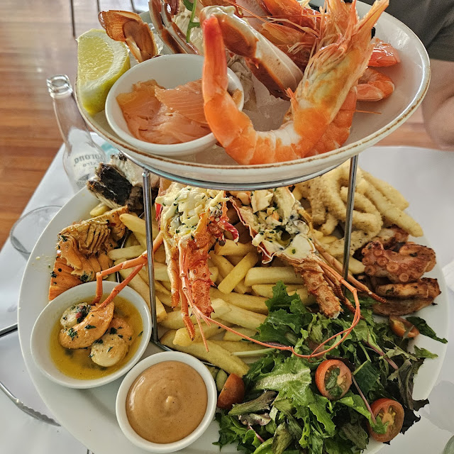 Hot and Cold Seafood Platter for 2