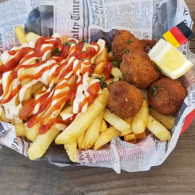 Schnuggetz with French Fries