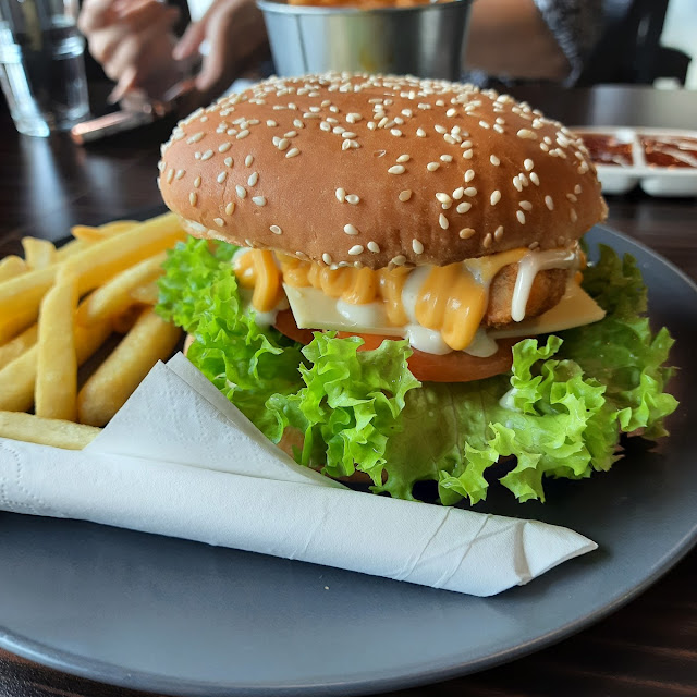 Lemon Dill Fish Burger