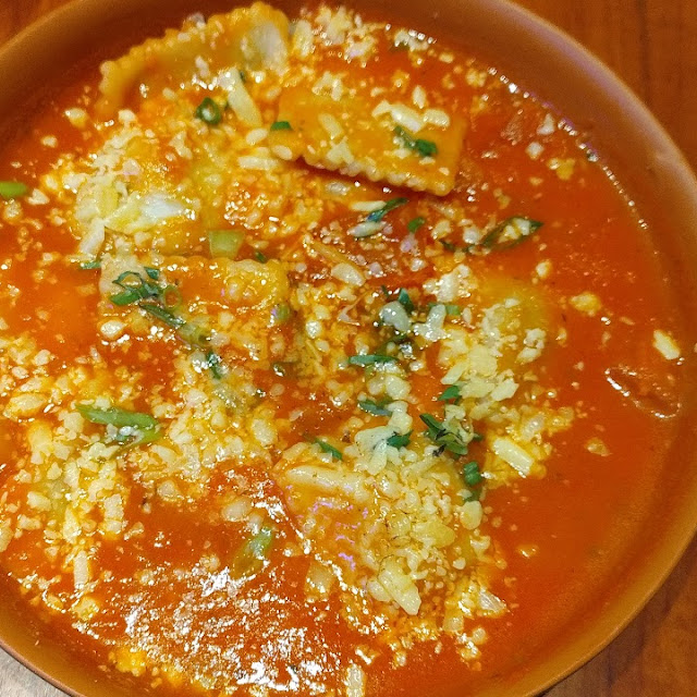Ravióli de Carne ao Molho Pesto