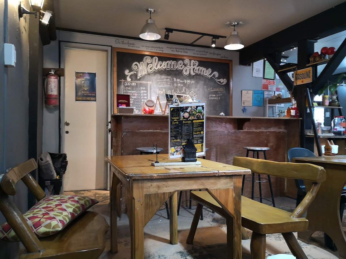Avados Café