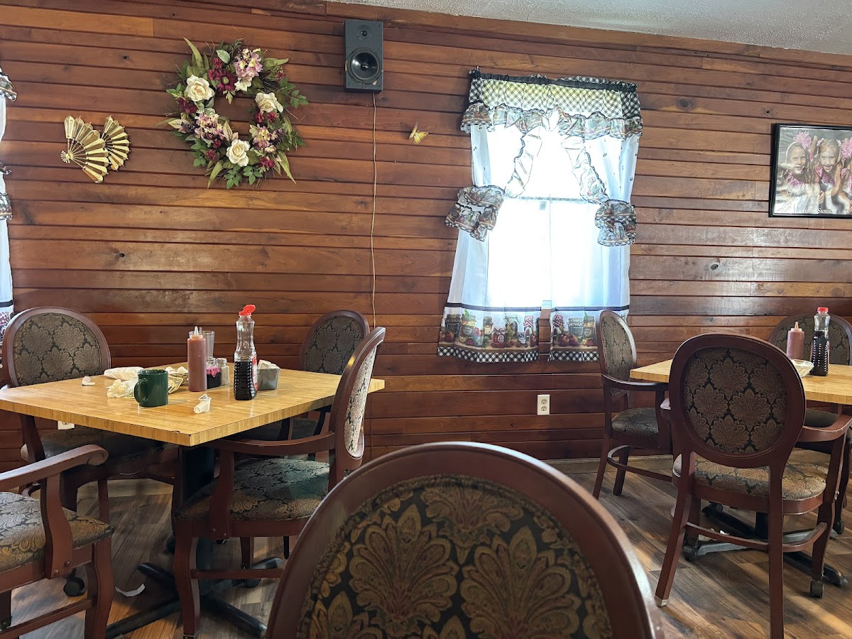 B & B Family Diner