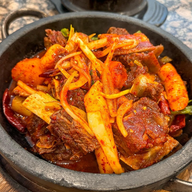 소갈비찜 매운 braised beef short ribs spicy