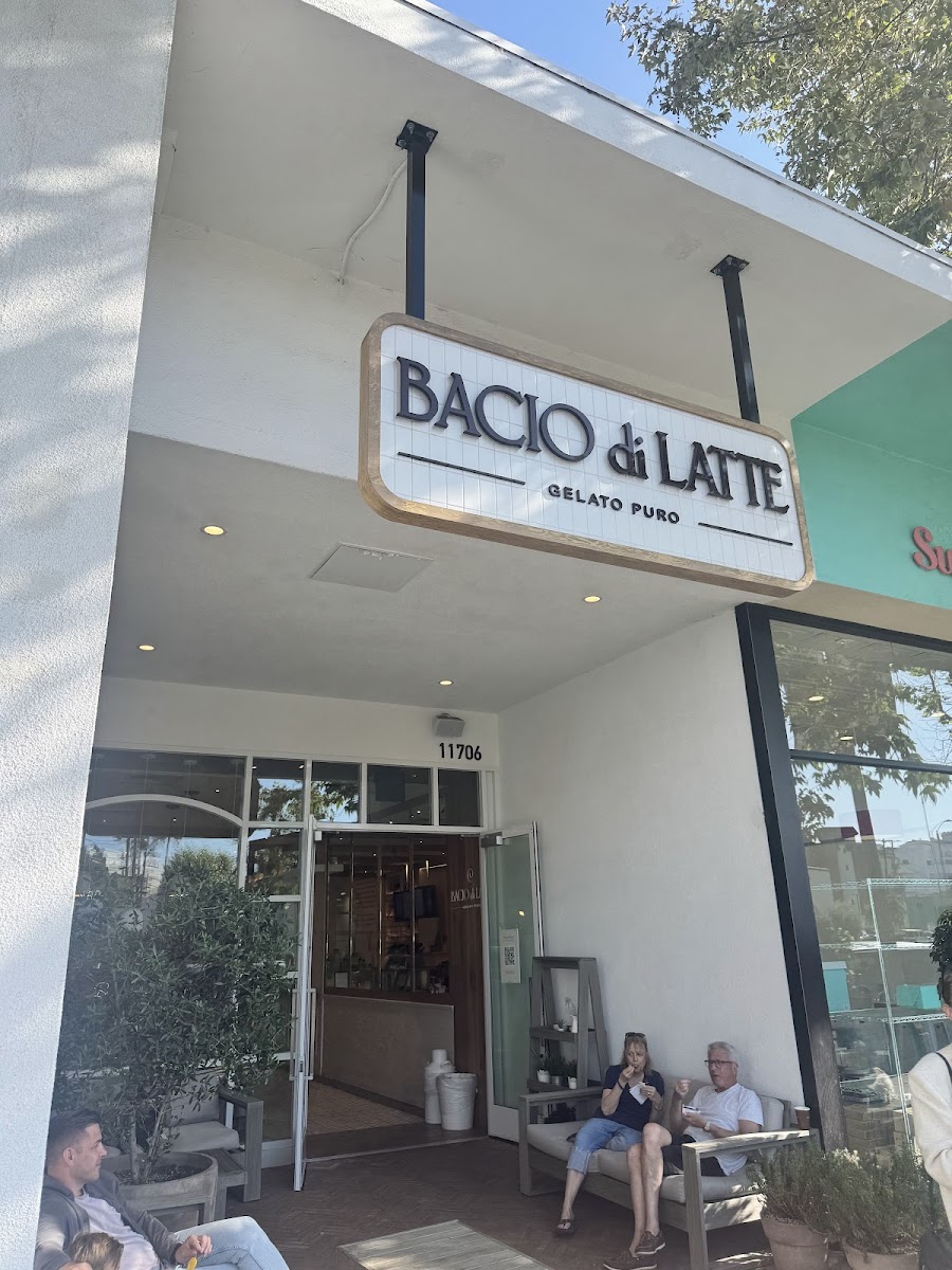 Bacio di Latte Brentwood, LA