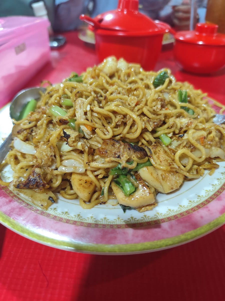 Bakmie tops
