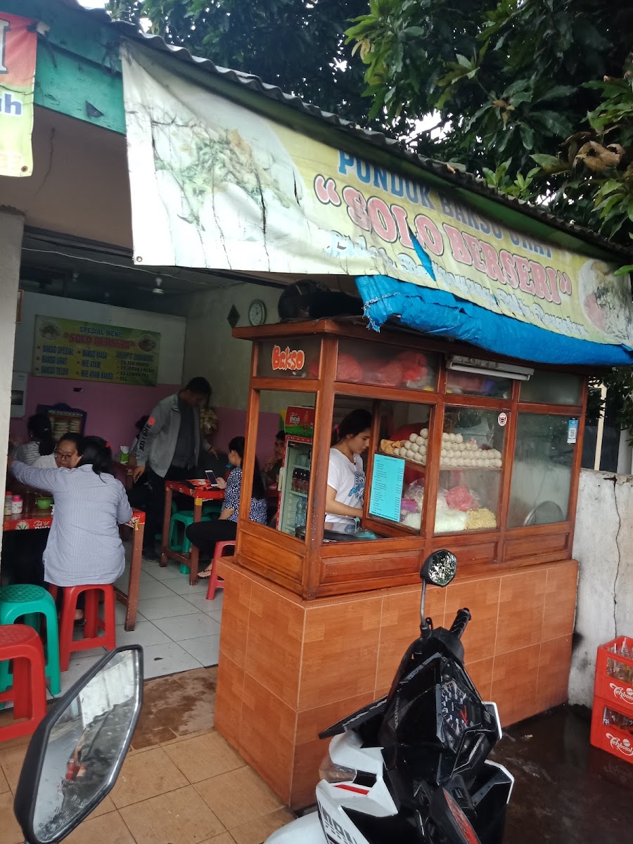 BAKSO URAT SOLO BERSERI pertigaan asem kembangan