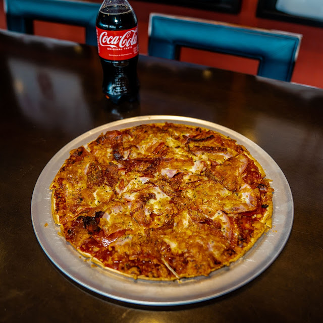 Salad 8 One-Topping Pizza & a Soda