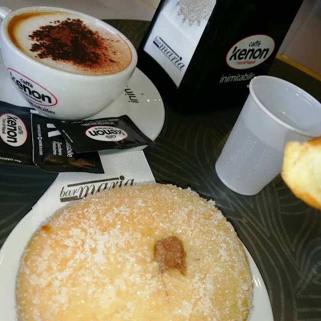 Cappuccino E Bomba A Cioccolato