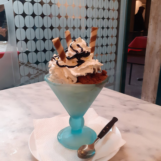 Coppa Media Di Gelato Misto
