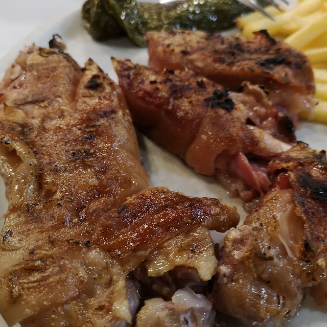 Pies de Cerdo A la Brasa