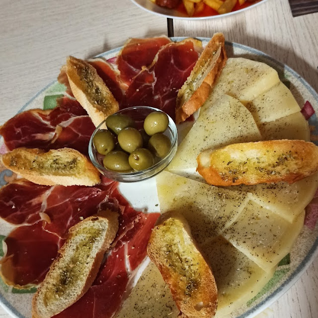 Prosciutto Serrano E Queso