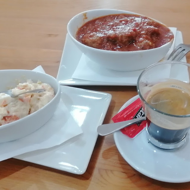 Nudelsalat Und Minifrikadellen Des Hauses